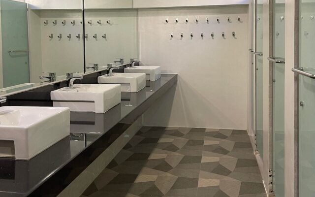 Bmax Spacepods