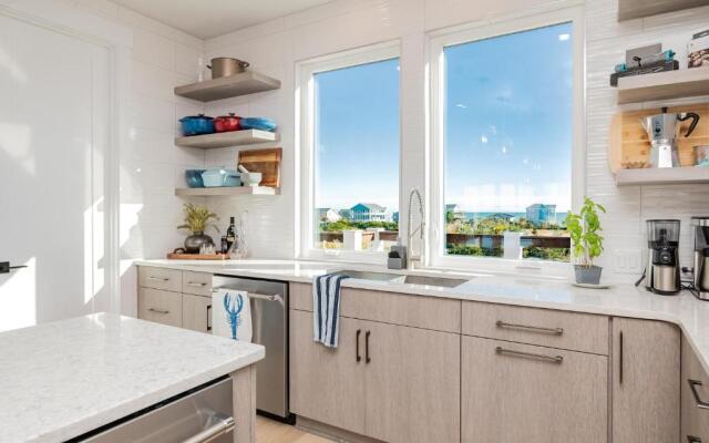 Golden Hour by Oak Island Accommodations