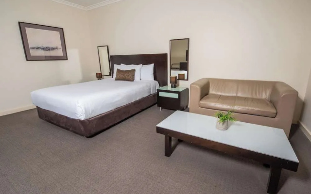 Country Comfort Albury Hovell Tree