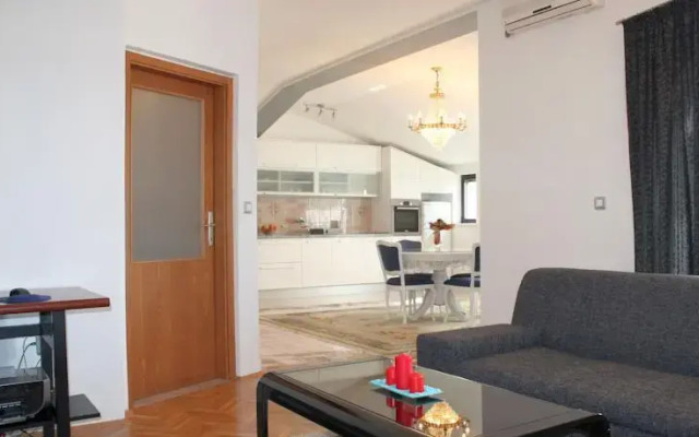 King Size Apartment with Private Pool
