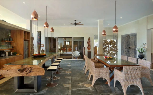 XXL Seminyak Sunset Boutique Villa