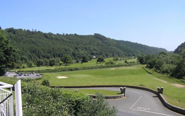 Woodenbridge Hotel