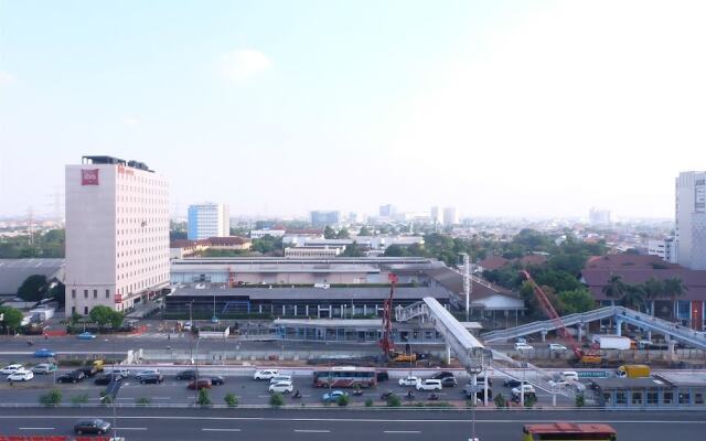 Fully Furnished Studio Apartment Near MT Haryono And Halim