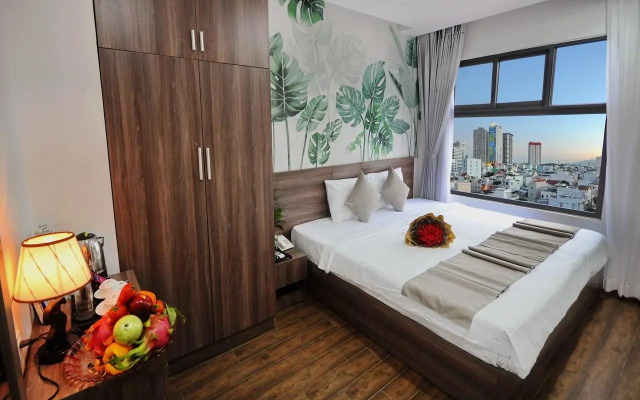 Mega Light Hotel