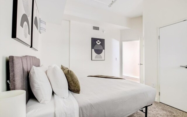 CozySuites The Block Skybridge Access