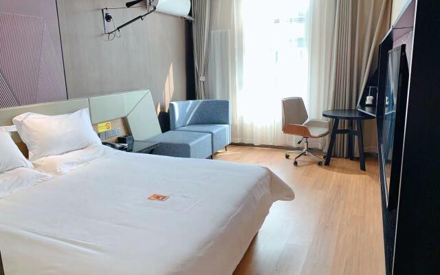 IU Hotels· Tianjin Houtai Chengjian University Haitai Industrial Park