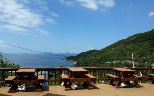 Wind Garden Pension