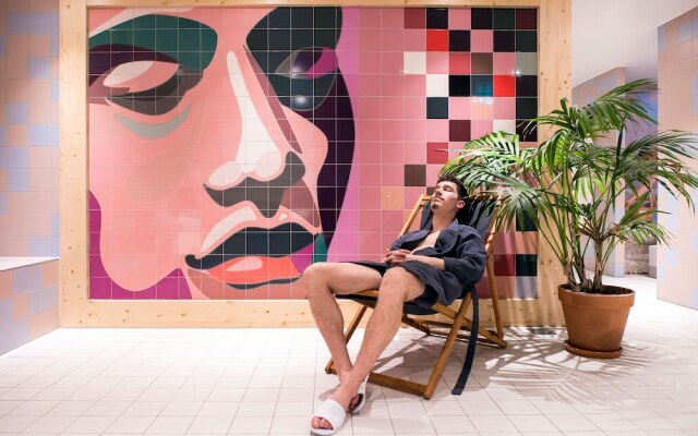 The Green Elephant Hostel & Spa