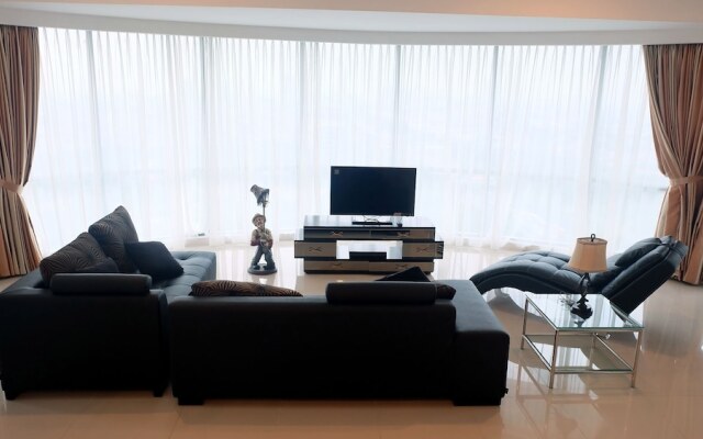 Luxury Spacious St Moritz Presidential Puri