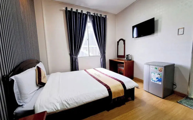 A Dong Hotel DL - by BAY LUXURY