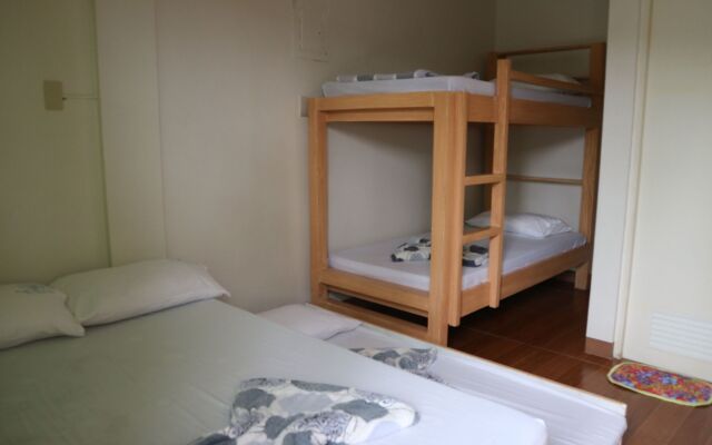Pacific Waves Inn