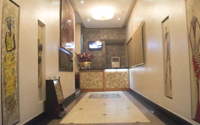 GrandBee Suites