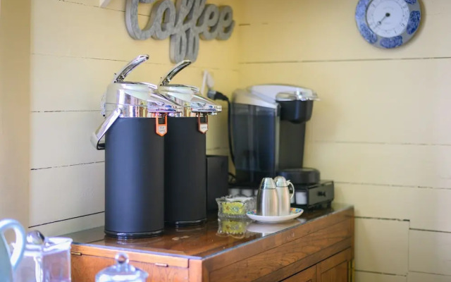 Isaiah Hall Bed & Breakfast Inn