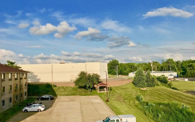 Quincy Inn and Suites