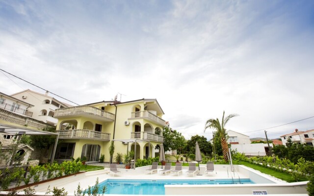 Apartments Bago