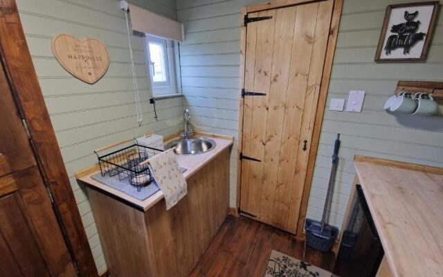 Stunning 1-bed Shepherd hut