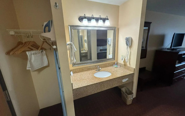 Americas Best Value Inn St. Robert