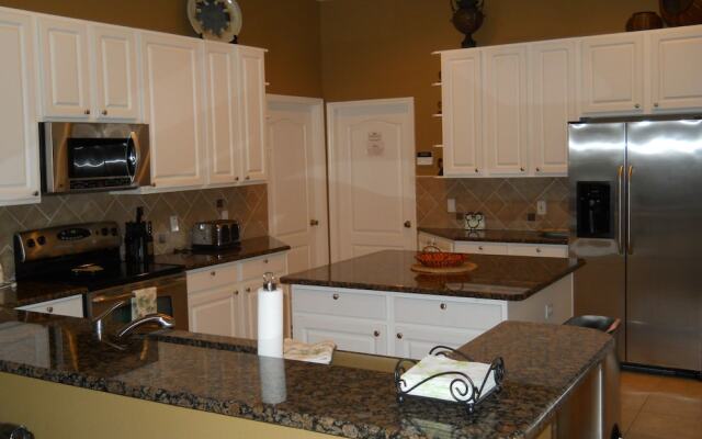 Villas USA Davenport Maingate Area