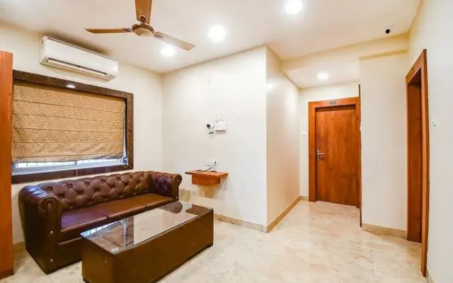 Fabhotel Dream World Residency