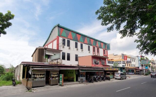 OYO 711 Salam Residence Syariah