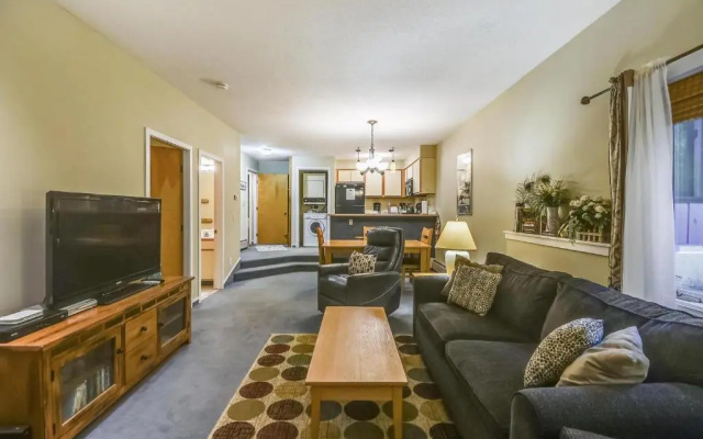 WOODSVILLAGE34