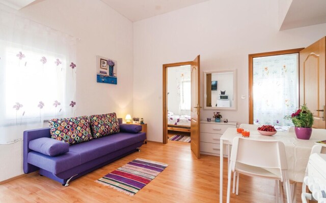Beautiful Apartment in Vinjerac With 2 Bedrooms and Wifi