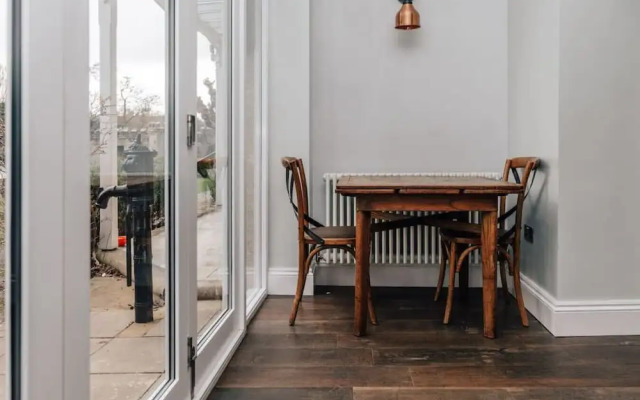 Waterfront Retreat in Hambleden