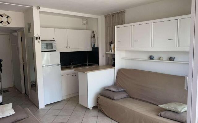 Appartement Port Camargue, 1 pièce, 4 personnes - FR-1-250-162
