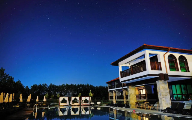 Boutique Complex Trakiets