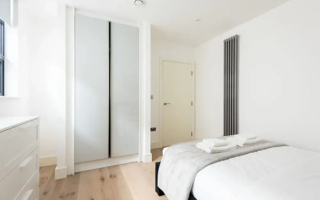 Platinum Apartment in Central Camden 9984