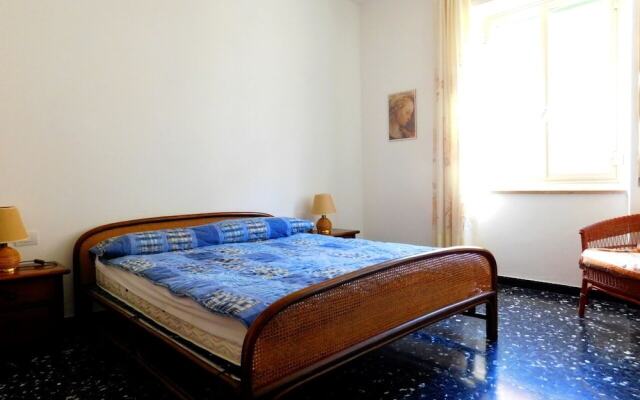 a levanto, trilocale vicino alla stazione