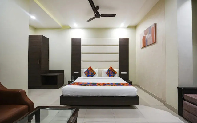 OYO Rooms Railway Station Exit Gate