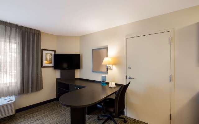 Sonesta Simply Suites  St Louis Earth City