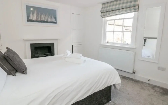 Apartment 2 @ 22 Foss Street