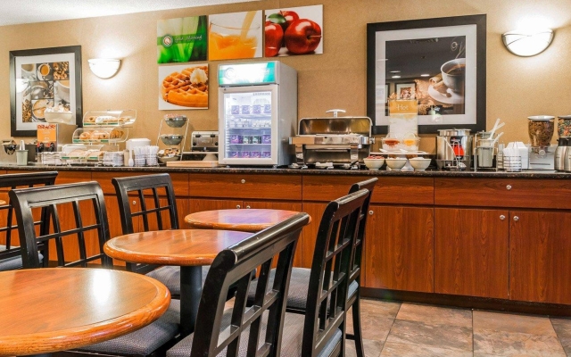 Comfort Inn & Suites