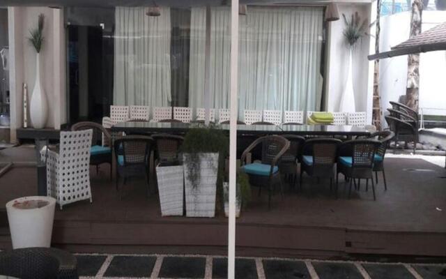 Hotel Sadanand Regency