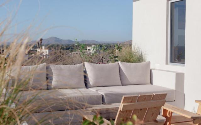 Topia Retreat - Surf Suite Sur