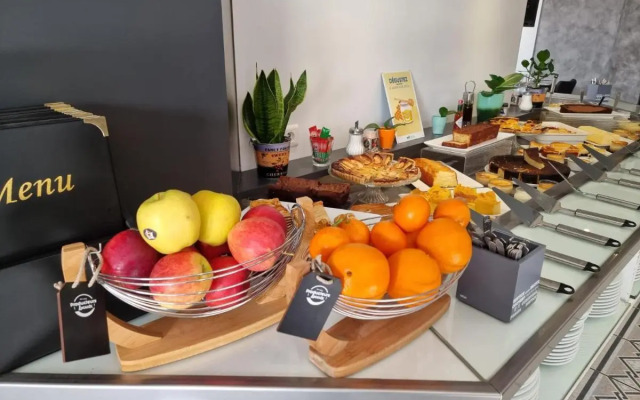 Brit Hotel La Bonne Etape