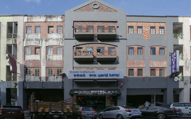 OYO 90157 One World Hotel