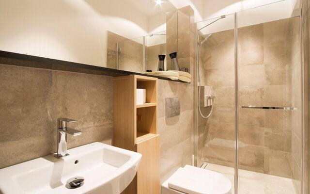 Wawel Luxury Apartments By Amstra