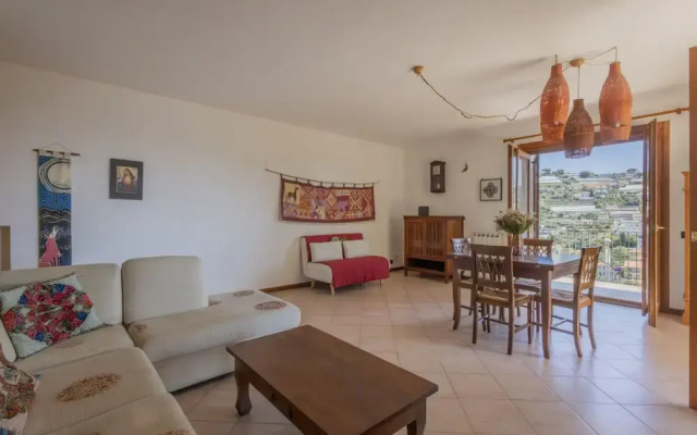 Spacious Apartment With Terrace by Wonderful Italy