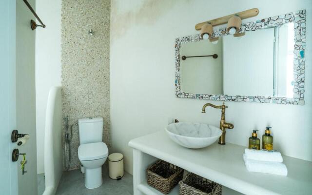 Plori Studios and Apartments
