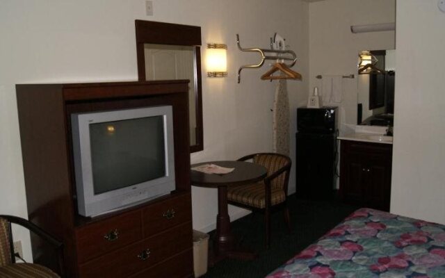 American Inn and Suites