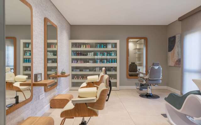 Radisson Hotel and Convention Centre OR Tambo Airport