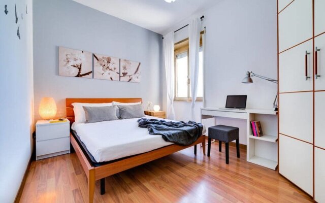Comfortable Flat 15 Minutes to the City Center