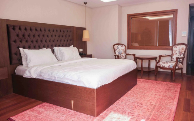 Phellos Suites