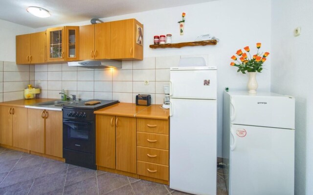 Beautiful Home in Pucisca With 3 Bedrooms, Wifi and Outdoor Swimming Pool