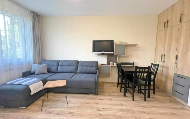 Арборо Боровец Гардънс Е50