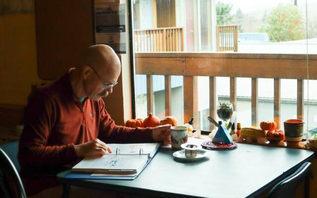 Ashland Commons Hostel