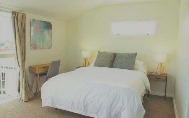 Unique Home - Devonport Seaview House